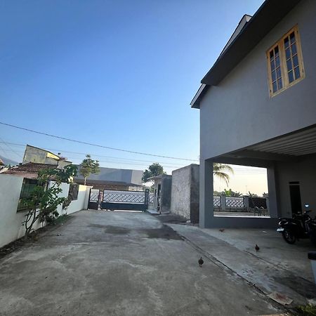 Villa Cassandra Cigombong Exterior photo