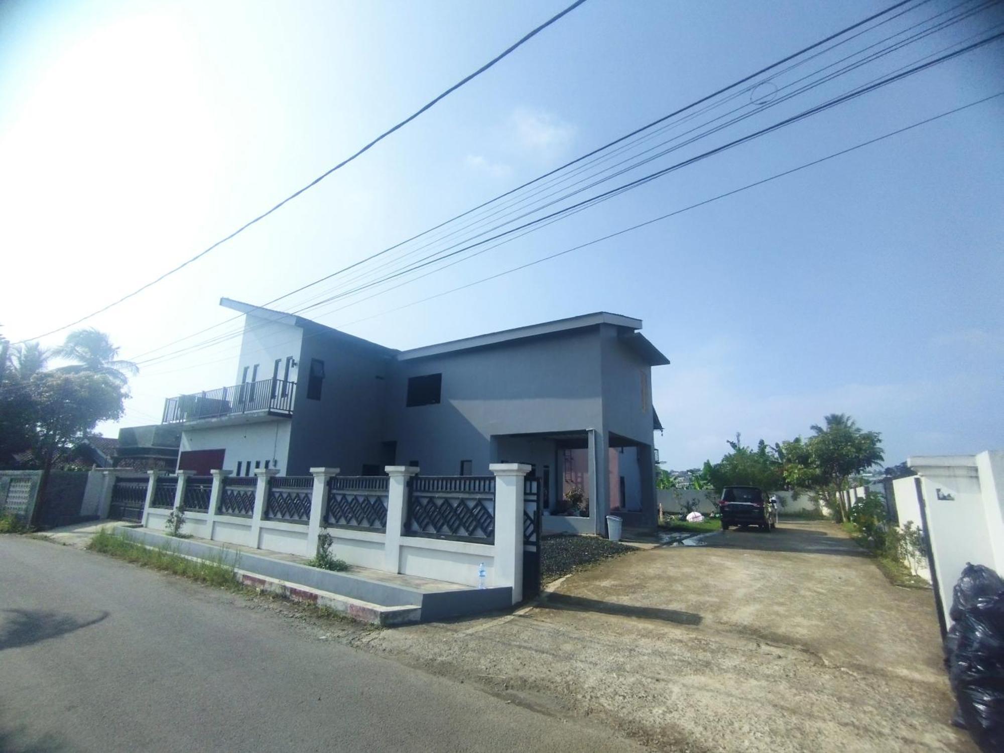 Villa Cassandra Cigombong Exterior photo