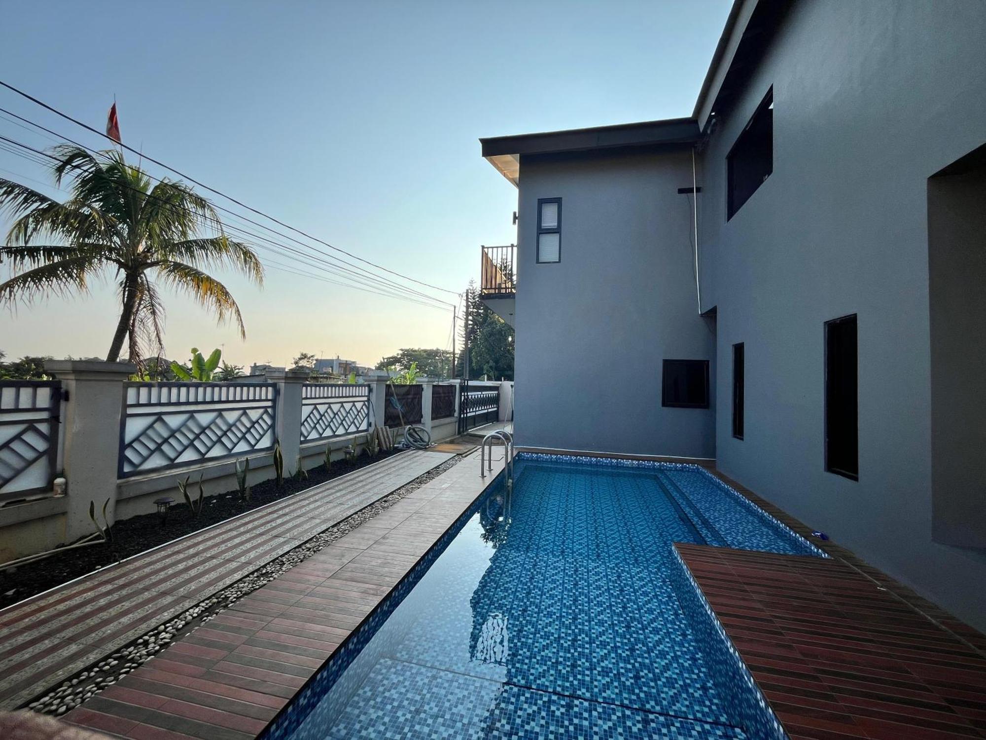 Villa Cassandra Cigombong Exterior photo